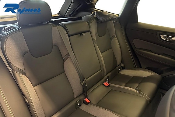 Volvo XC60 8 of 27