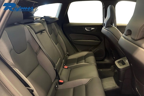 Volvo XC60 12 of 27
