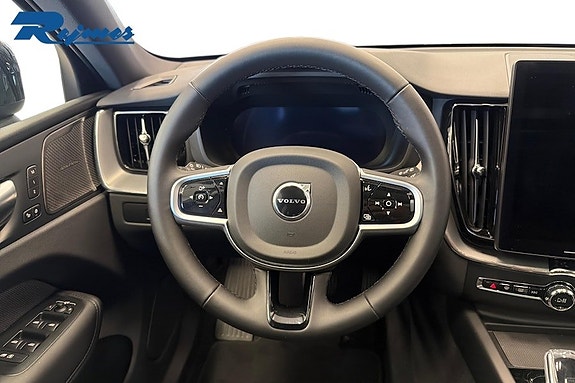 Volvo XC60 10 of 27