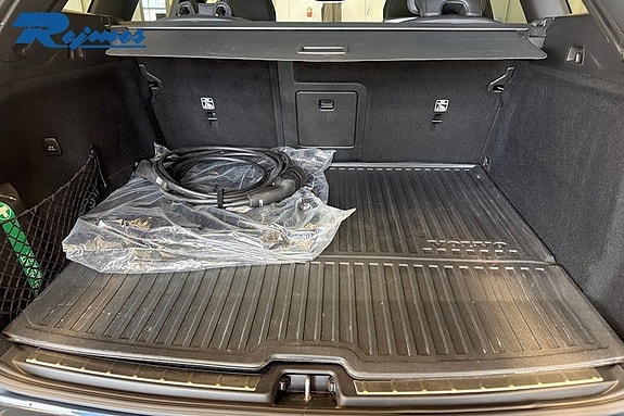 Volvo XC60 11 of 27