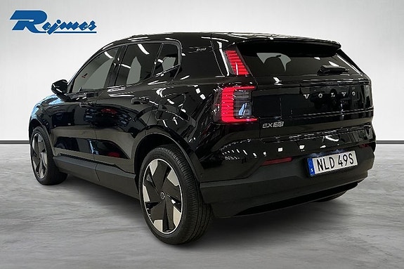 Volvo EX30 2 of 17