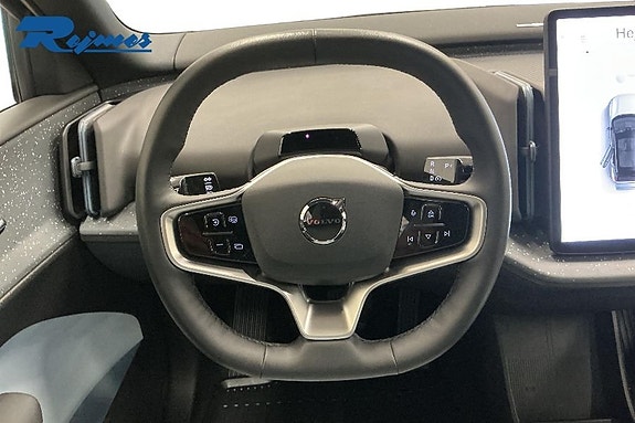 Volvo EX30 8 of 17