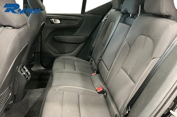 Volvo EX40 7 of 18