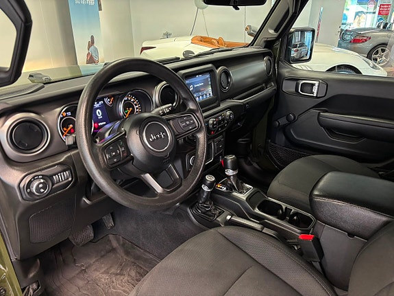 Jeep Gladiator 12 of 28