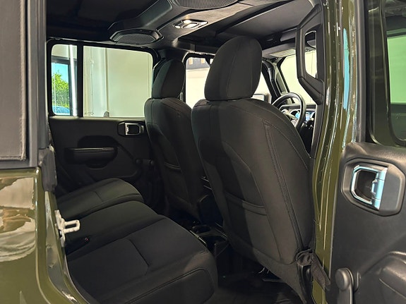 Jeep Gladiator 28 of 28