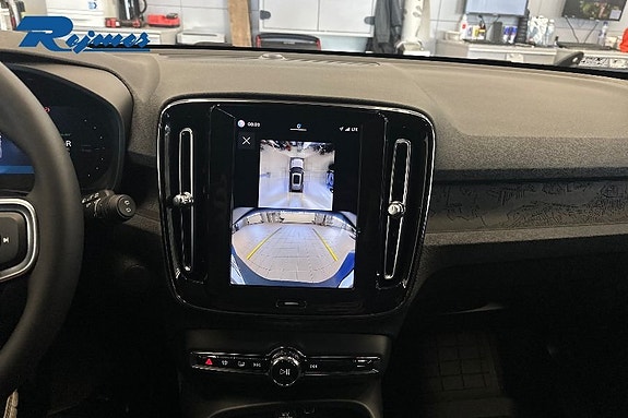 Volvo EX40 24 of 25