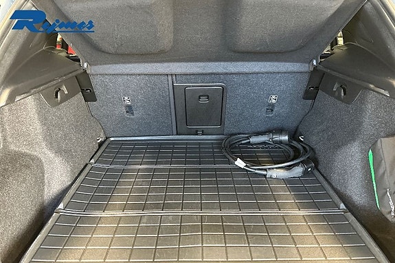 Volvo EX40 13 of 25
