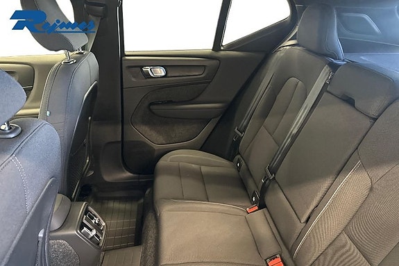 Volvo EX40 14 of 25
