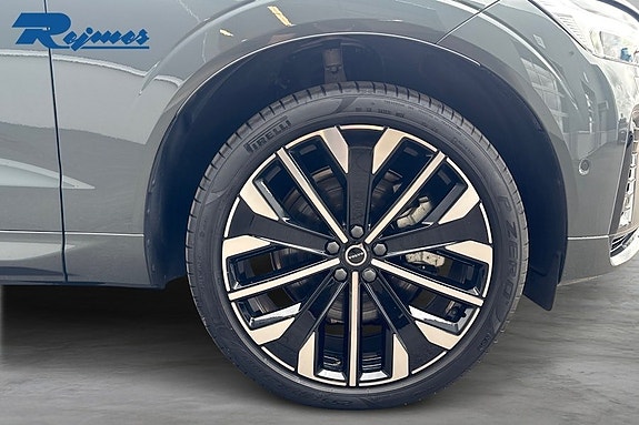Volvo XC60 11 of 14