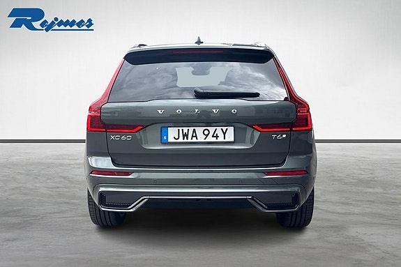 Volvo XC60 2 of 14