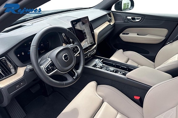 Volvo XC60 10 of 14
