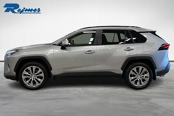 Toyota RAV4 4 of 18
