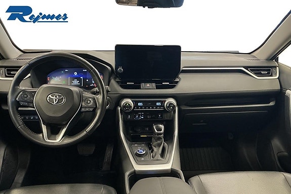 Toyota RAV4 9 of 18