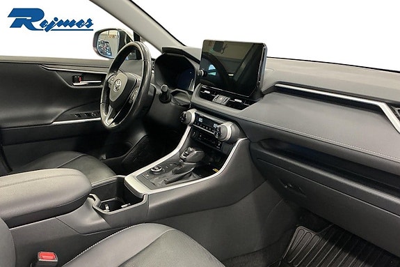 Toyota RAV4 7 of 18