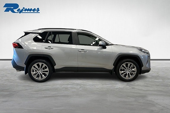 Toyota RAV4 17 of 18