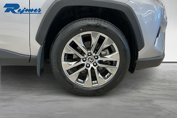 Toyota RAV4 16 of 18