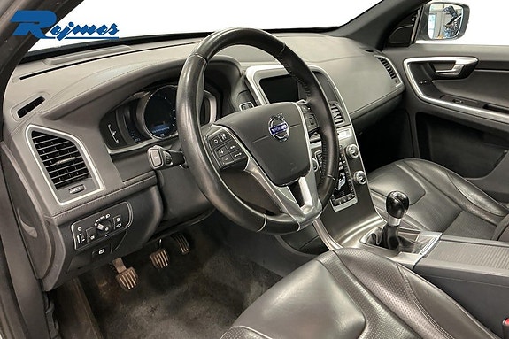 Volvo XC60 13 of 18