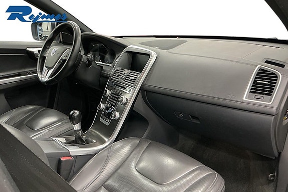 Volvo XC60 7 of 18