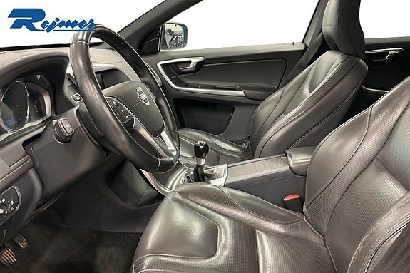 Volvo XC60 12 of 18
