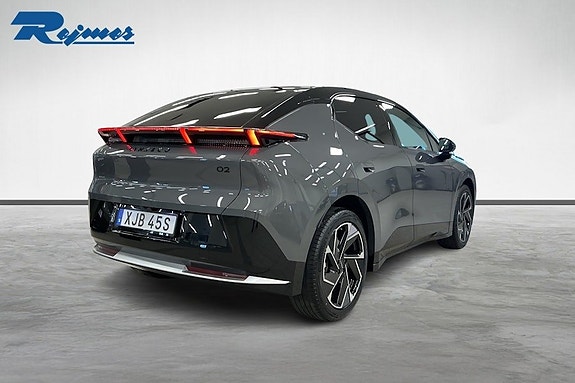 Lynk & Co 02 4 of 13