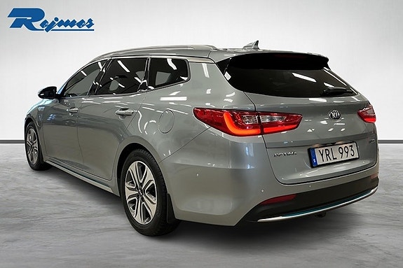 Kia Optima 2 of 17