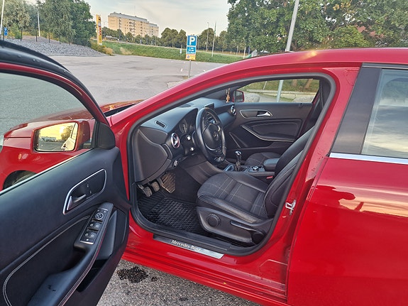 Mercedes-Benz A180 6 of 13