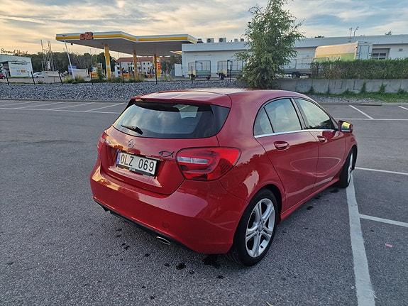 Mercedes-Benz A180 3 of 5