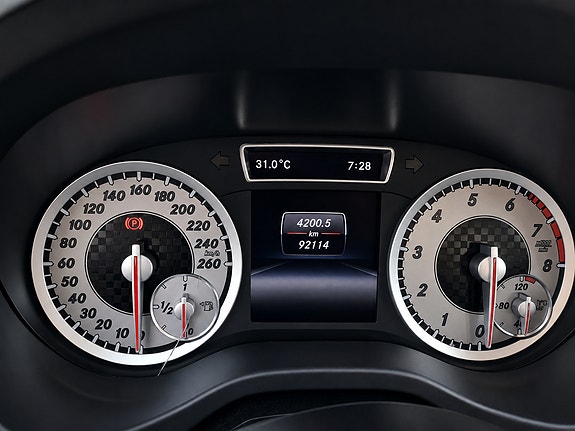 Mercedes-Benz A180 9 of 13