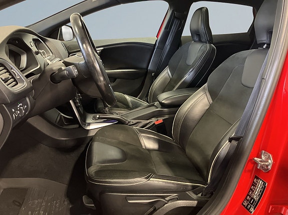 Volvo V40 7 of 20