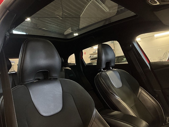 Volvo V40 17 of 20