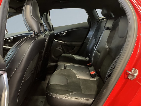 Volvo V40 11 of 20