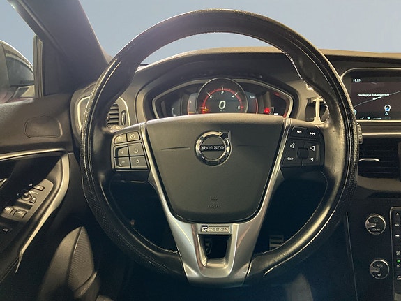 Volvo V40 15 of 20