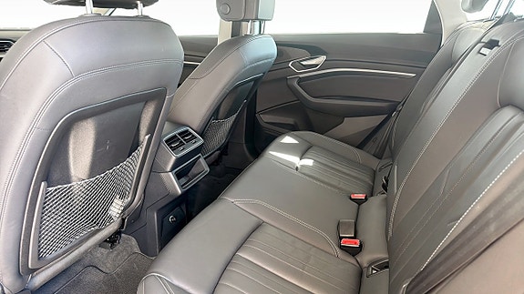 Audi Q8 e-tron 12 of 21