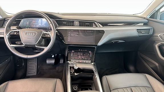 Audi Q8 e-tron 10 of 21