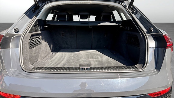 Audi Q8 e-tron 13 of 21