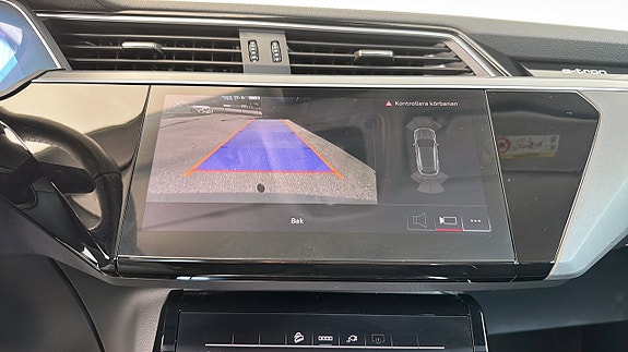 Audi Q8 e-tron 9 of 21