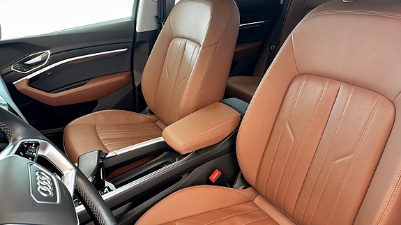 Audi Q8 e-tron 8 of 23
