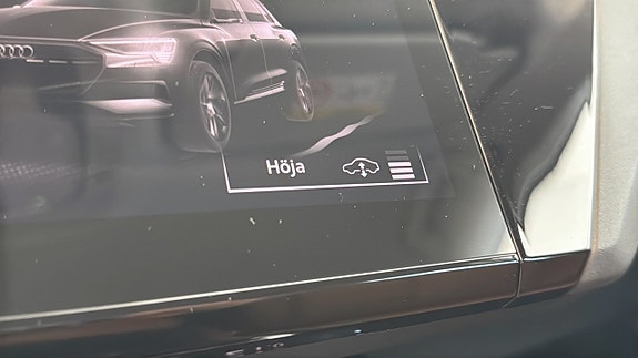 Audi Q8 e-tron 19 of 23