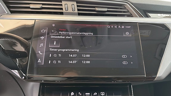 Audi Q8 e-tron 21 of 23