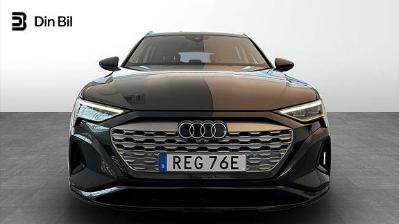 Audi Q8 e-tron 4 of 5