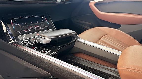 Audi Q8 e-tron 17 of 23