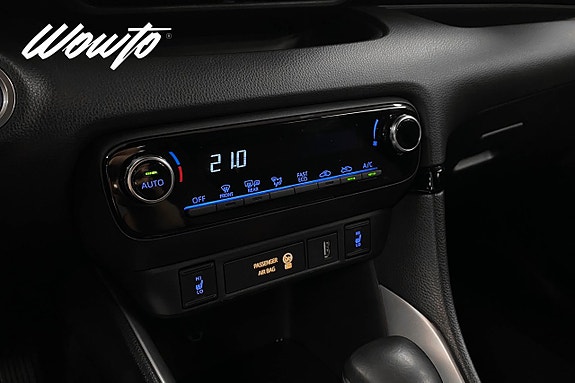 Toyota Yaris 14 of 21