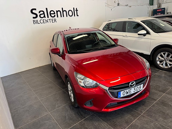 Mazda 2 4 of 5