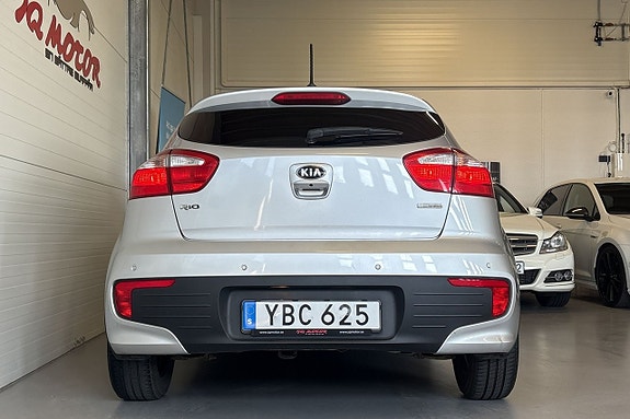 Kia Rio 7 of 17