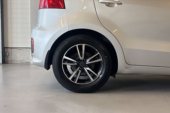 Kia Rio 9 of 17