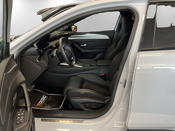 Peugeot 408 8 of 20
