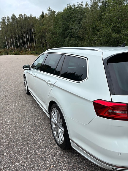 Volkswagen Passat 2 of 8