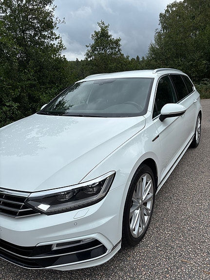 Volkswagen Passat 4 of 8