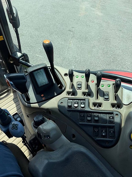 Traktor Case IH MXU135 med lastare 11 of 12