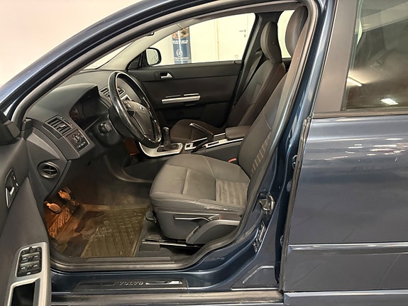 Volvo V50 10 of 16